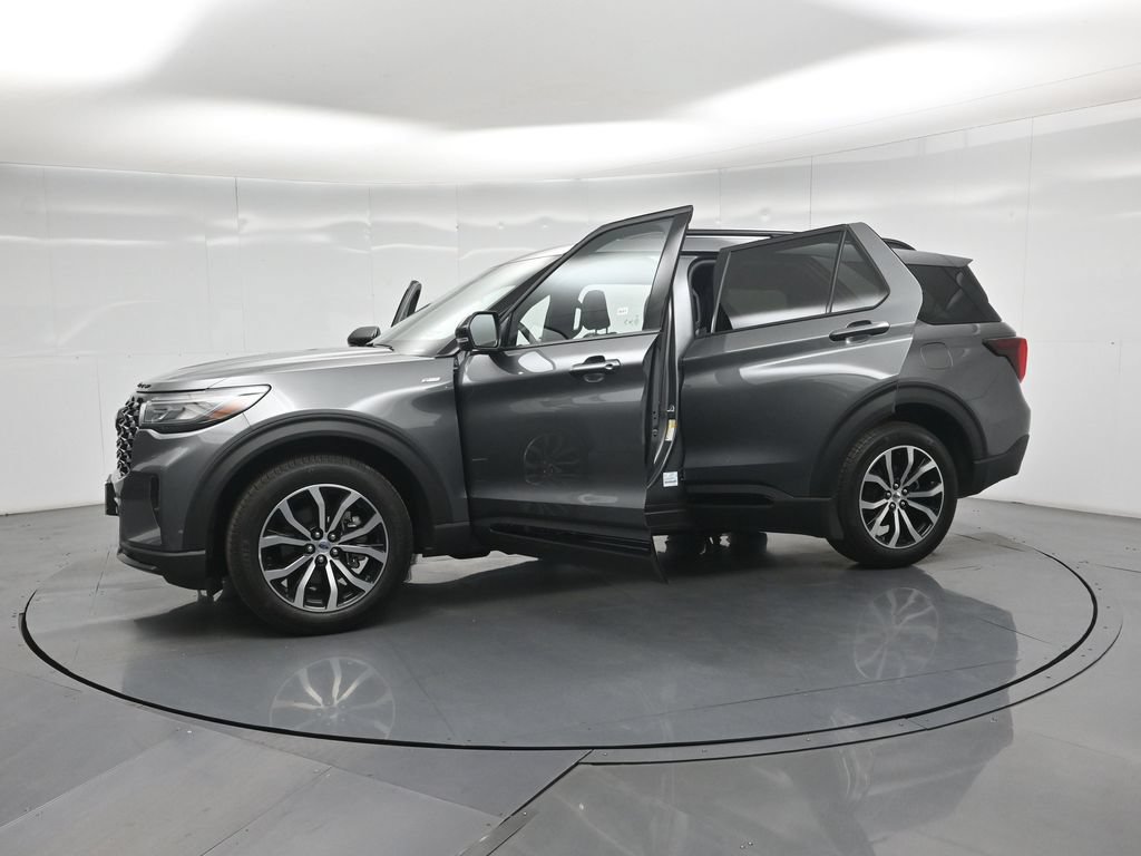 Certified 2026 Ford Explorer ST-Line AWD/4WD image 35