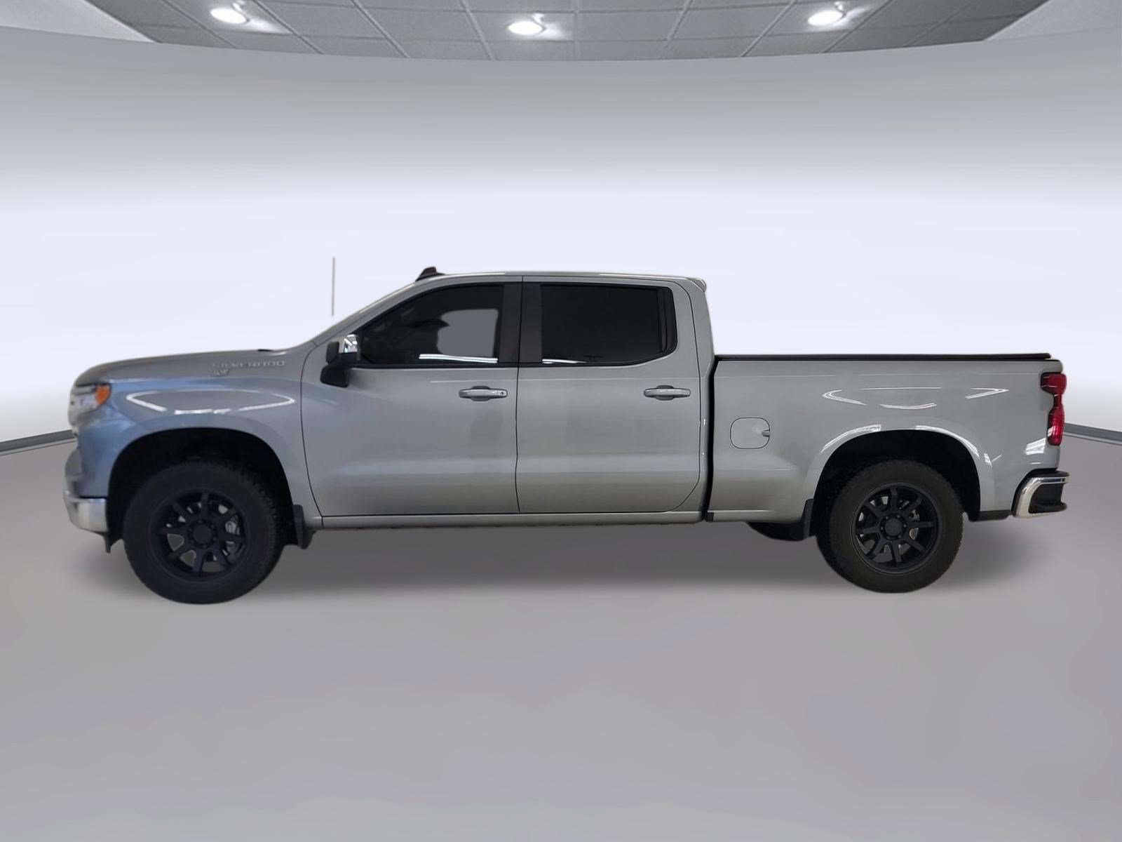 Used 2024 Chevrolet Silverado 1500 LT w/ Protection Package RWD image 2