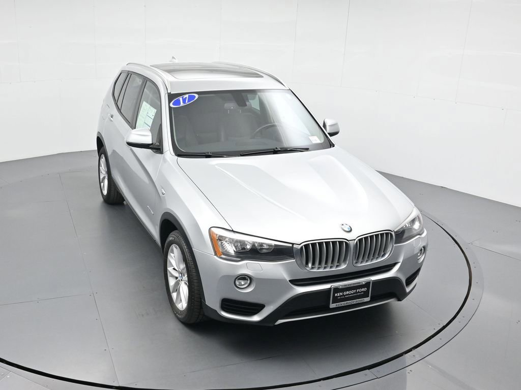 Used 2017 BMW X3 xDrive28i image 3