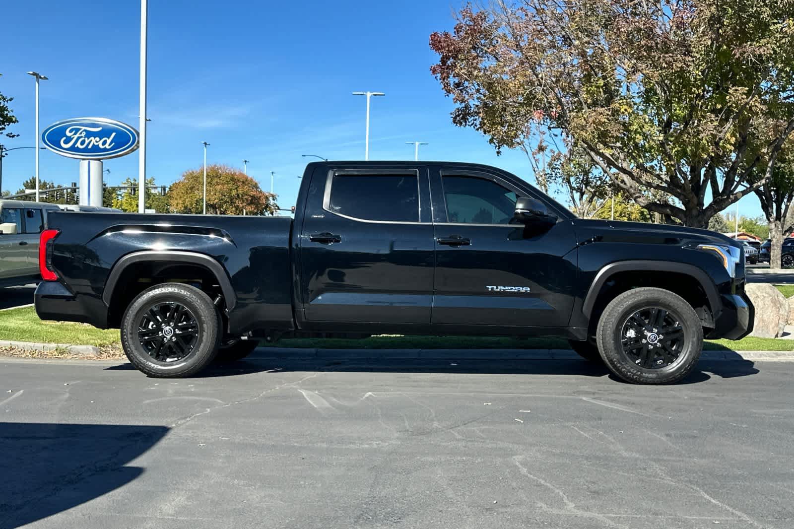 Used 2024 Toyota Tundra SR5 w/ SR5 Premium Package AWD/4WD image 8