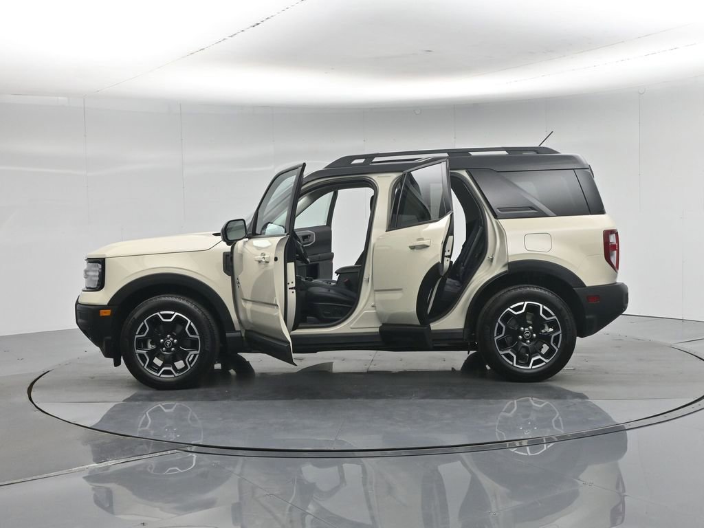 Certified 2025 Ford Bronco Sport Outer Banks w/ Outer Banks Tech Package+ AWD/4WD image 37