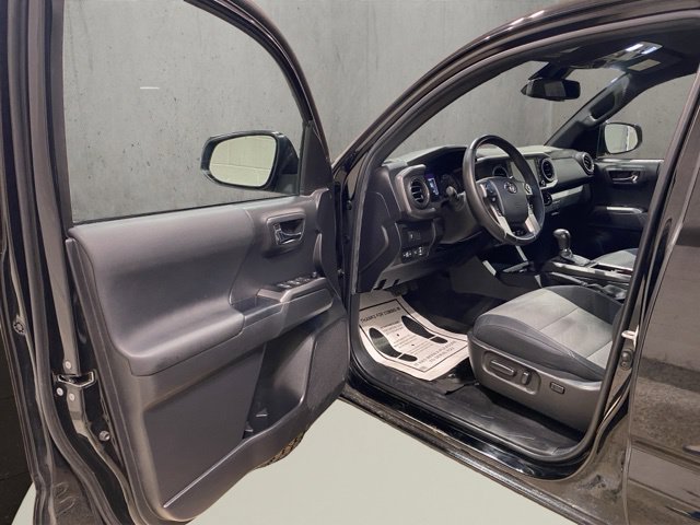 Used 2023 Toyota Tacoma TRD Off-Road AWD/4WD image 11
