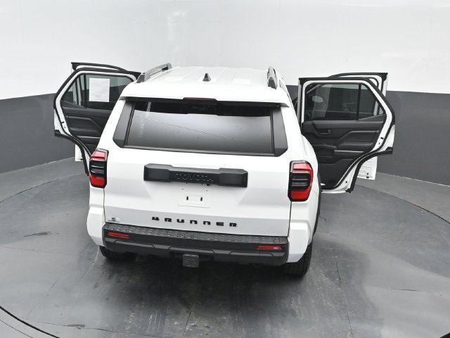 Used 2025 Toyota 4Runner SR5 AWD/4WD image 25