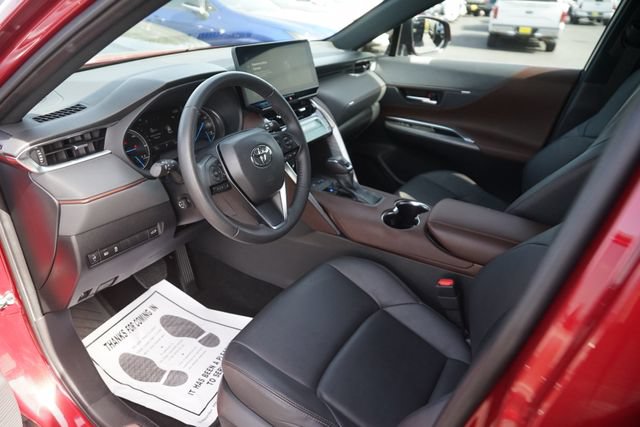 Used 2023 Toyota Venza XLE AWD/4WD image 8