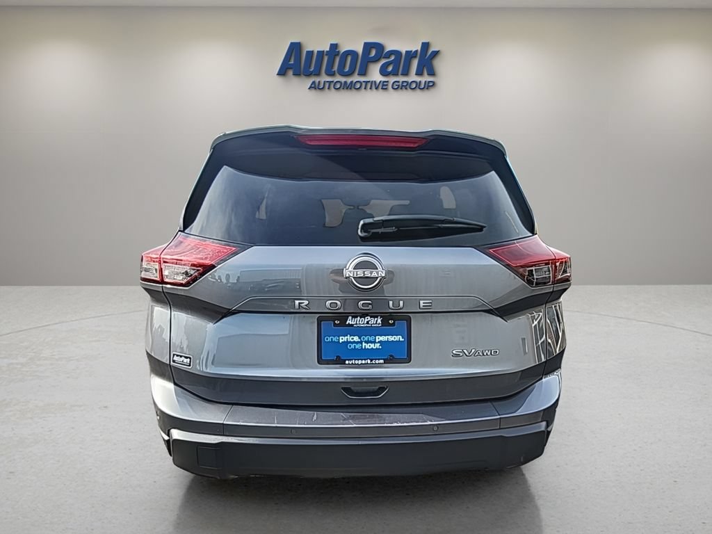 Used 2024 Nissan Rogue SV AWD/4WD image 7