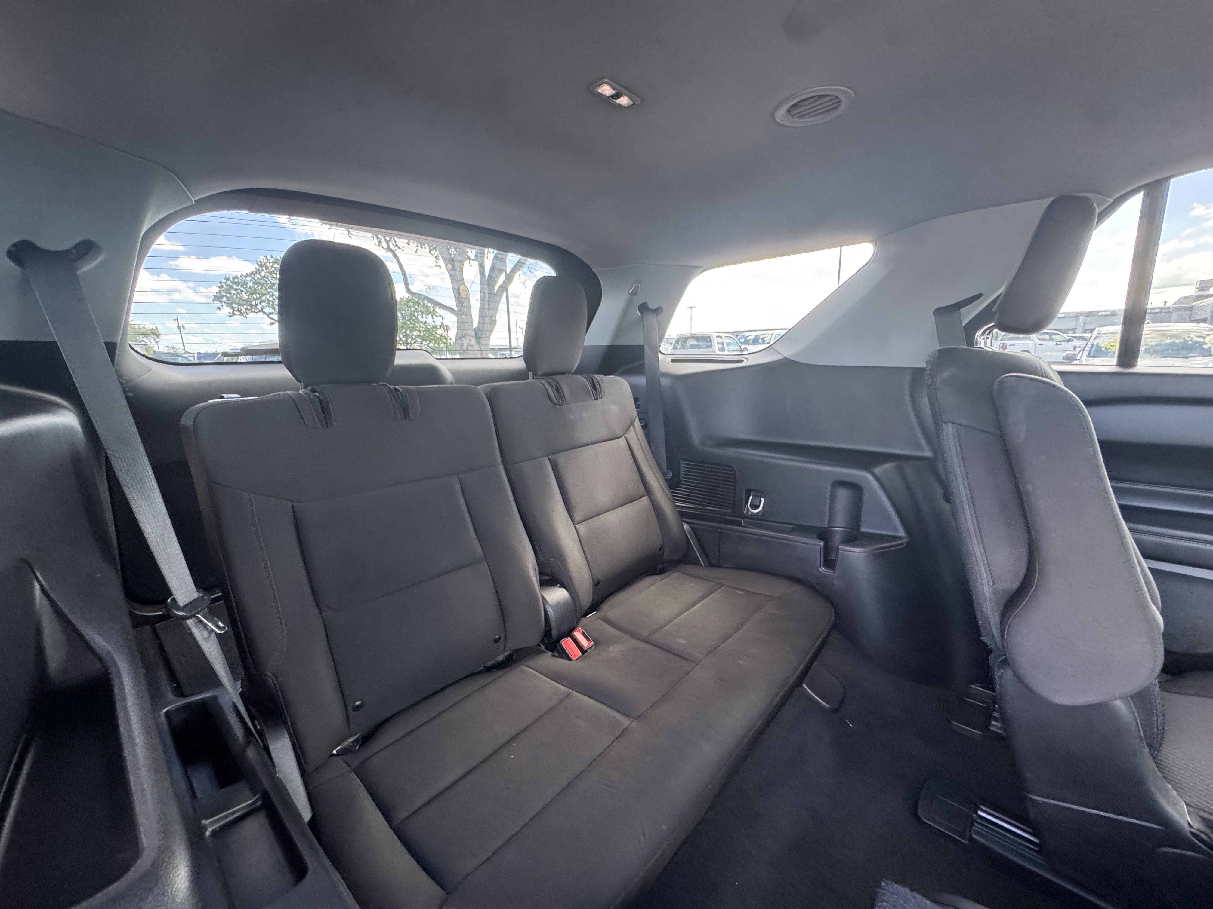 Certified 2024 Ford Explorer XLT RWD image 32