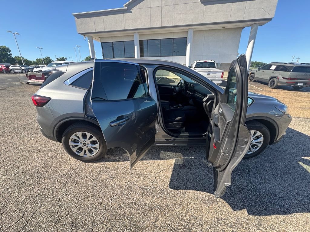 Certified 2024 Ford Escape Active w/ Tech Pack #2 AWD/4WD image 8