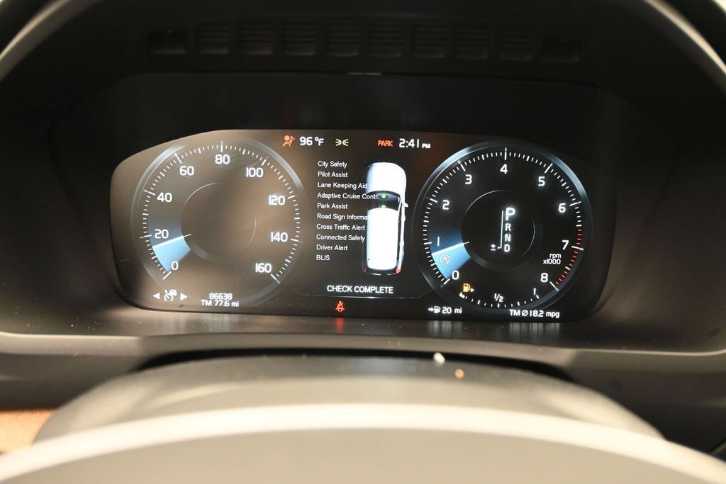 Used 2021 Volvo XC90 T5 Momentum w/ Protection Package Premier AWD/4WD image 13