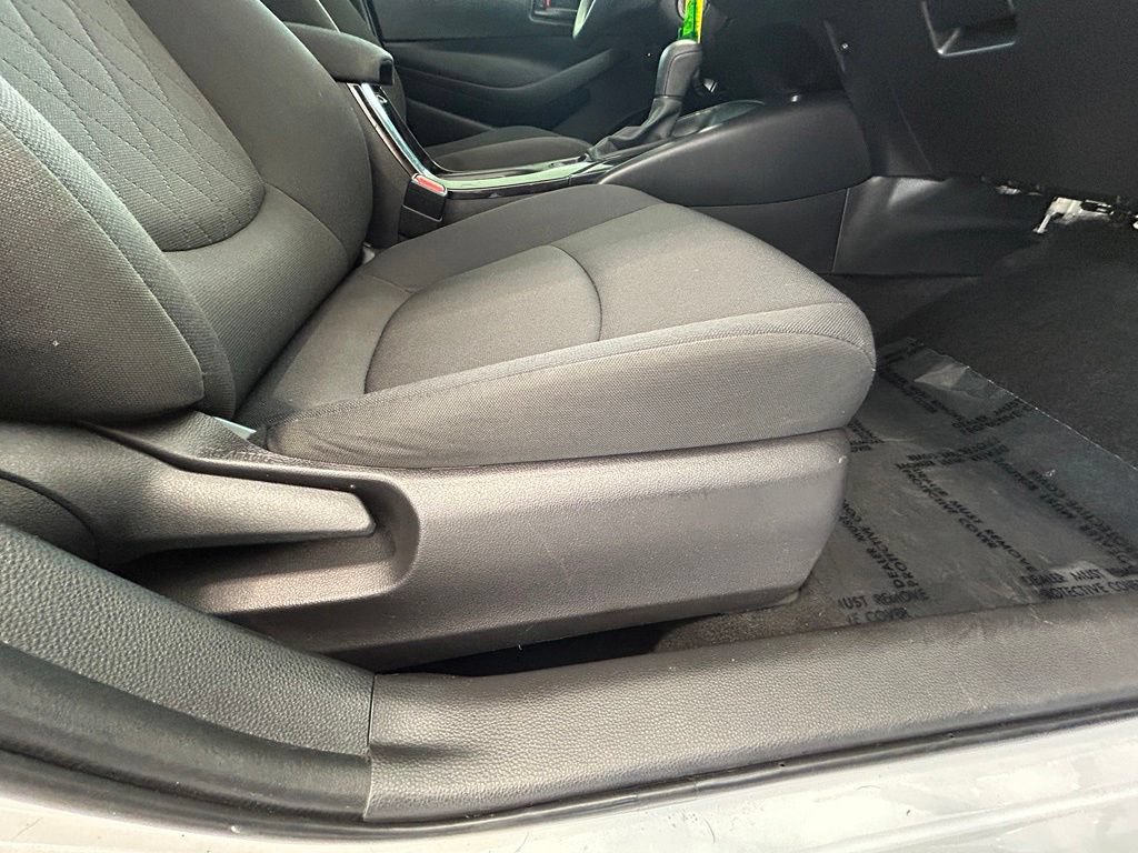 Used 2022 Toyota Corolla LE FWD image 23