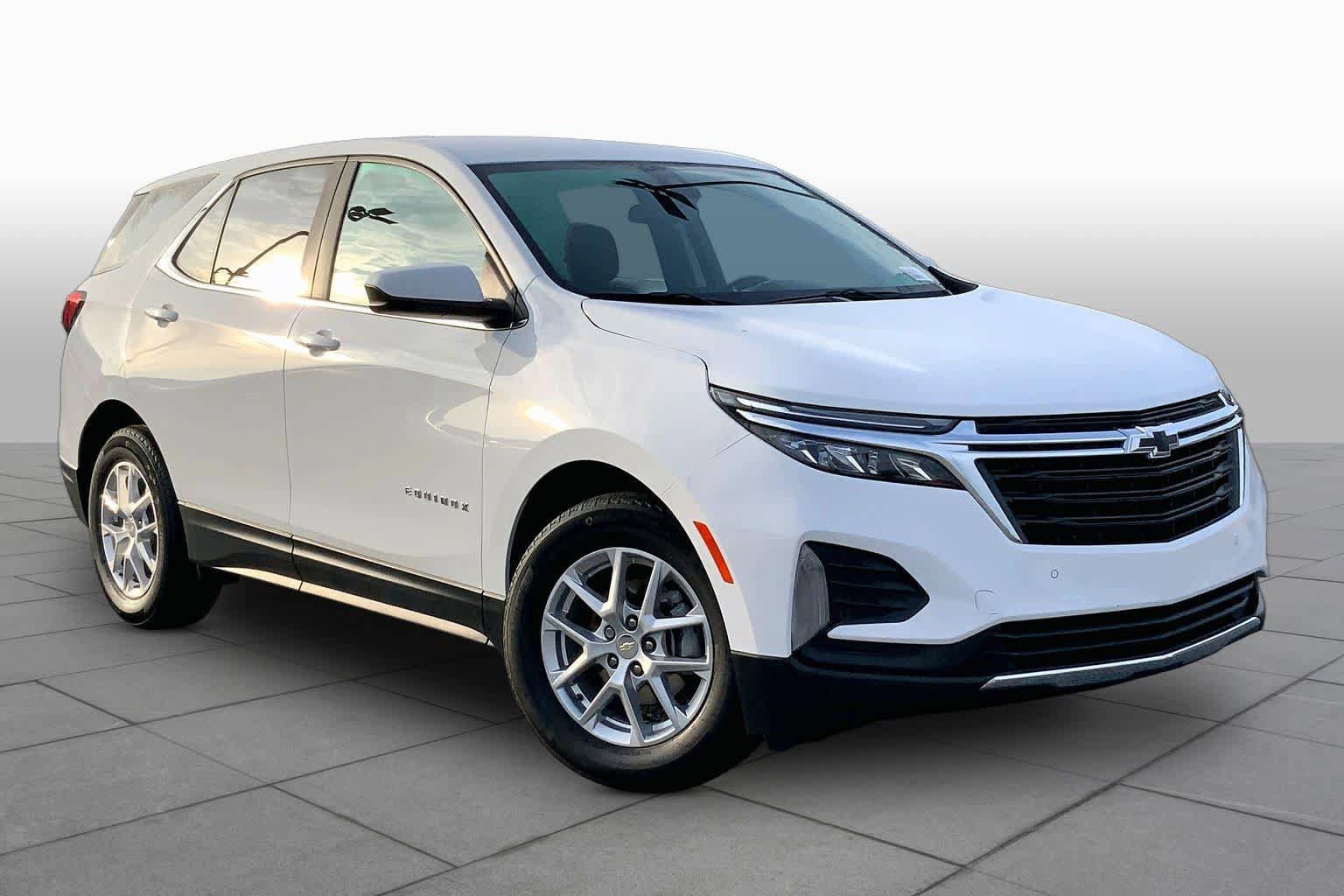 Used 2024 Chevrolet Equinox LT w/ LPO, Floor Liner Package FWD image 3