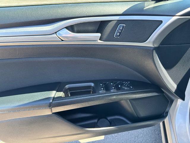 Certified 2019 Ford Fusion SE FWD image 18