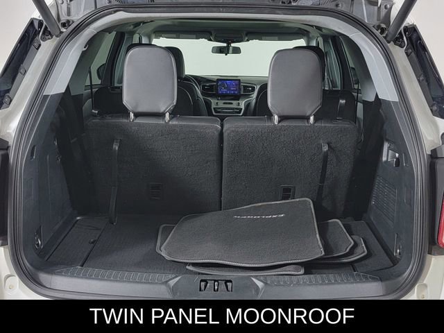 Certified 2023 Ford Explorer XLT w/ Equipment Group 202A image 15