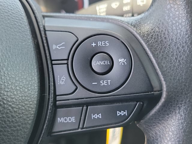 Used 2023 Toyota RAV4 LE FWD image 28