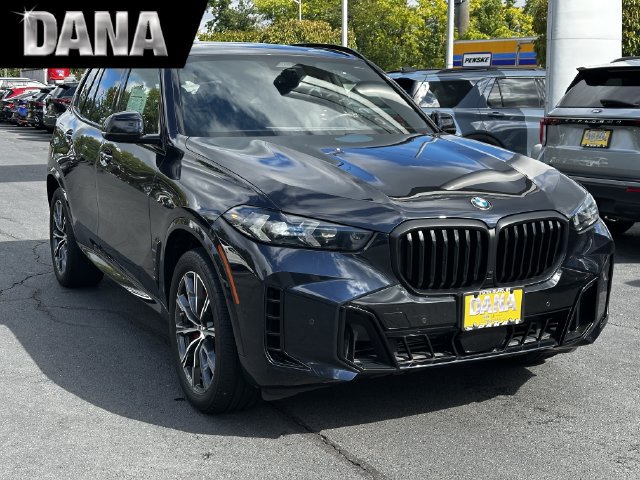 Used 2024 BMW X5 xDrive40i w/ M Sport Package AWD/4WD image 1