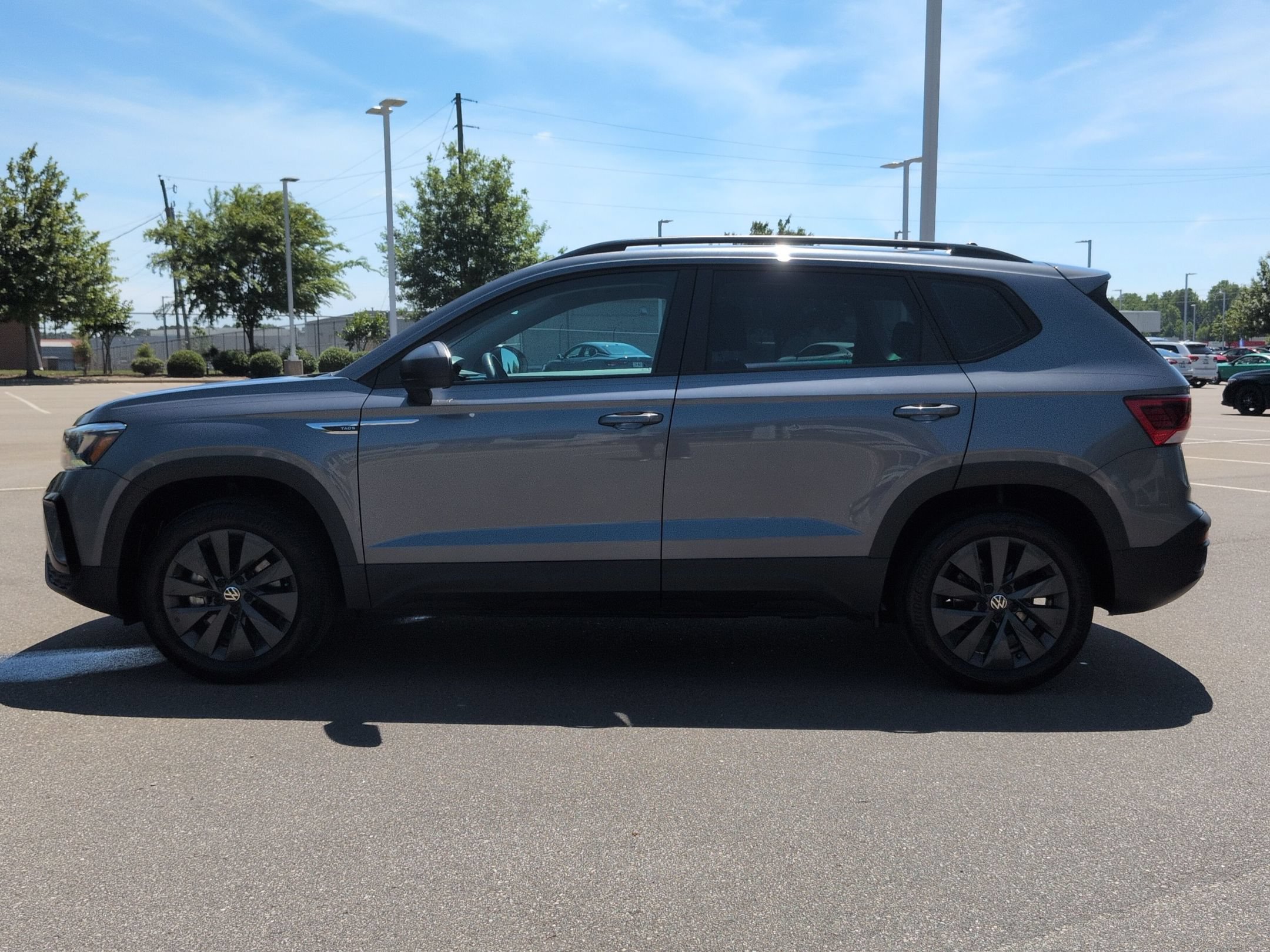 Used 2023 Volkswagen Taos S FWD image 7