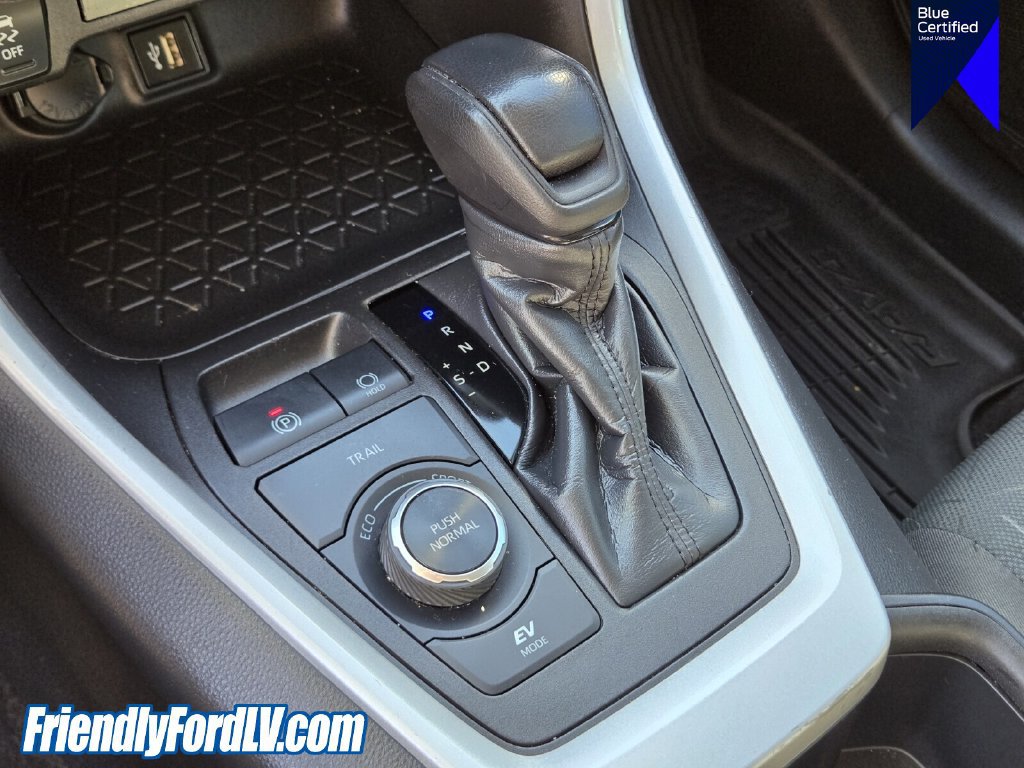 Used 2024 Toyota RAV4 XLE AWD/4WD image 25