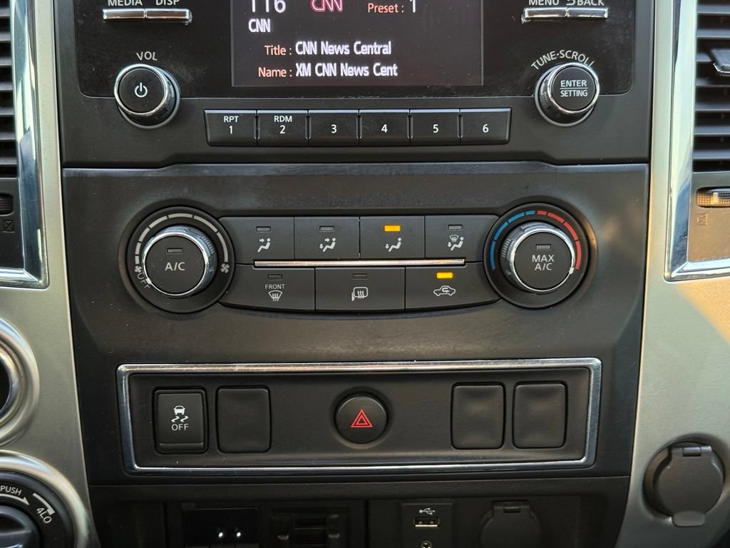 Used 2018 Nissan Titan SV AWD/4WD image 13
