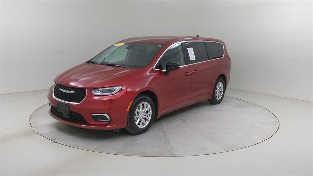 Used 2024 Chrysler Pacifica Touring-L image 20