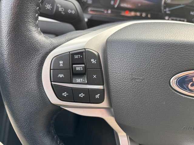 Certified 2022 Ford Explorer XLT w/ Equipment Group 202A AWD/4WD image 18