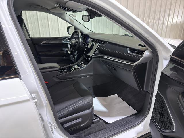 Used 2021 Jeep Grand Cherokee L Laredo w/ Luxury Tech Group I image 35