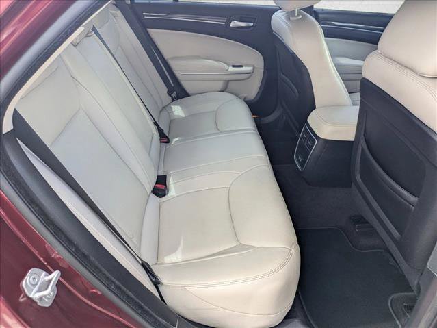 Used 2018 Chrysler 300 Touring L RWD image 21