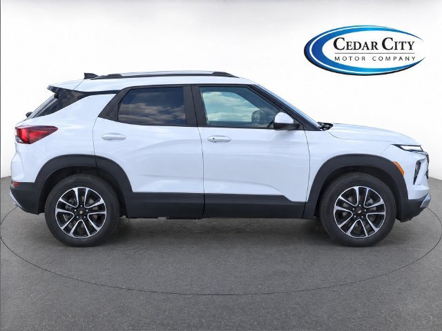 Used 2025 Chevrolet TrailBlazer LT AWD/4WD image 8