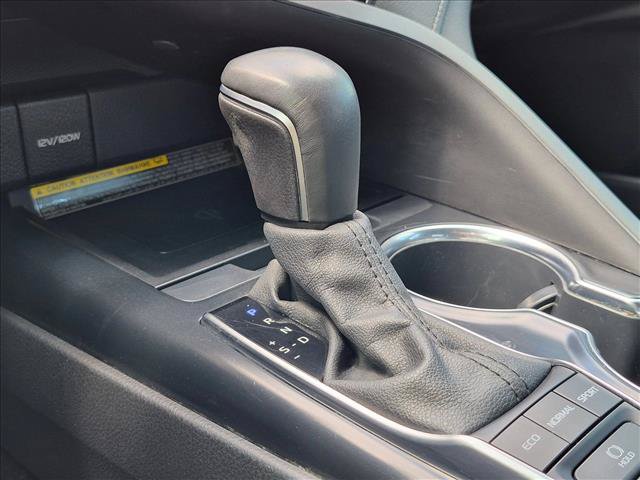 Used 2020 Toyota Camry XSE FWD image 14