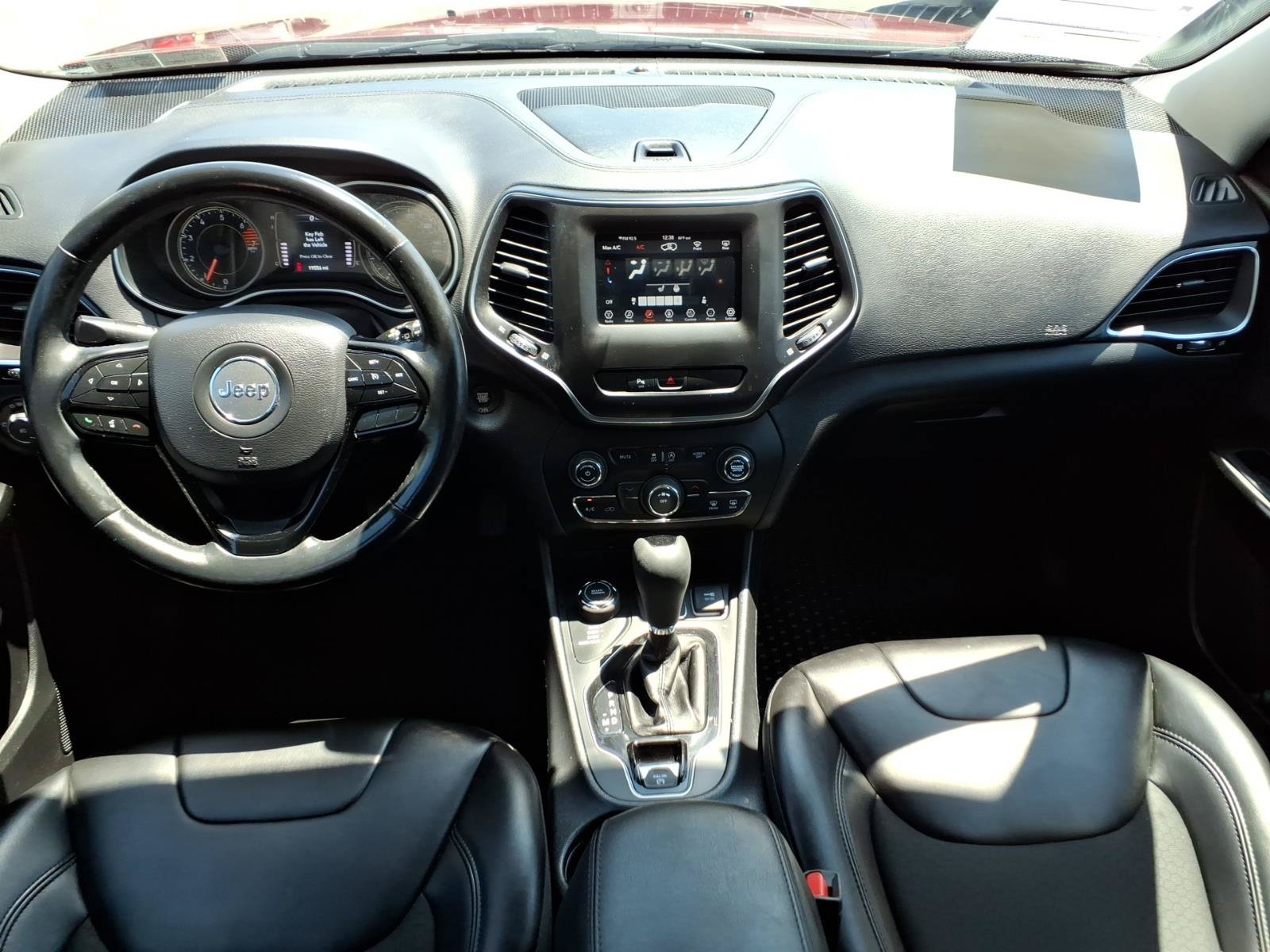 Used 2020 Jeep Cherokee Latitude Plus AWD/4WD image 13