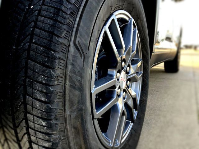 Used 2025 GMC Acadia Elevation image 10