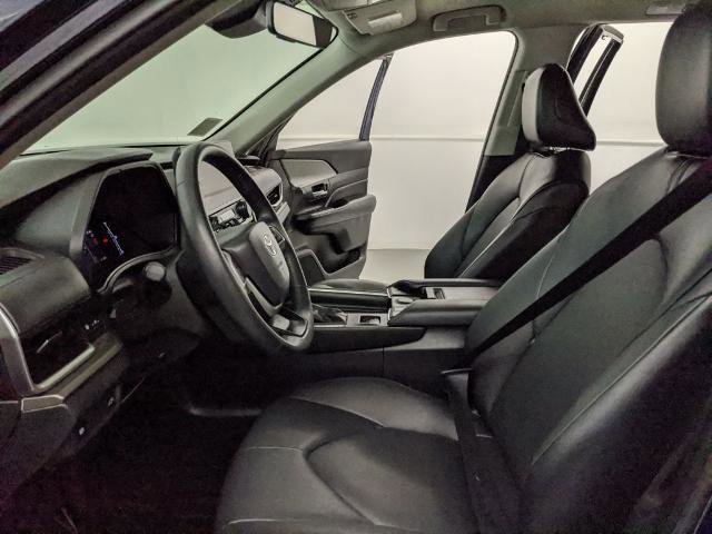 Used 2024 Toyota Grand Highlander AWD image 17