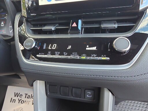Used 2025 Toyota Corolla Cross AWD Hybrid image 11
