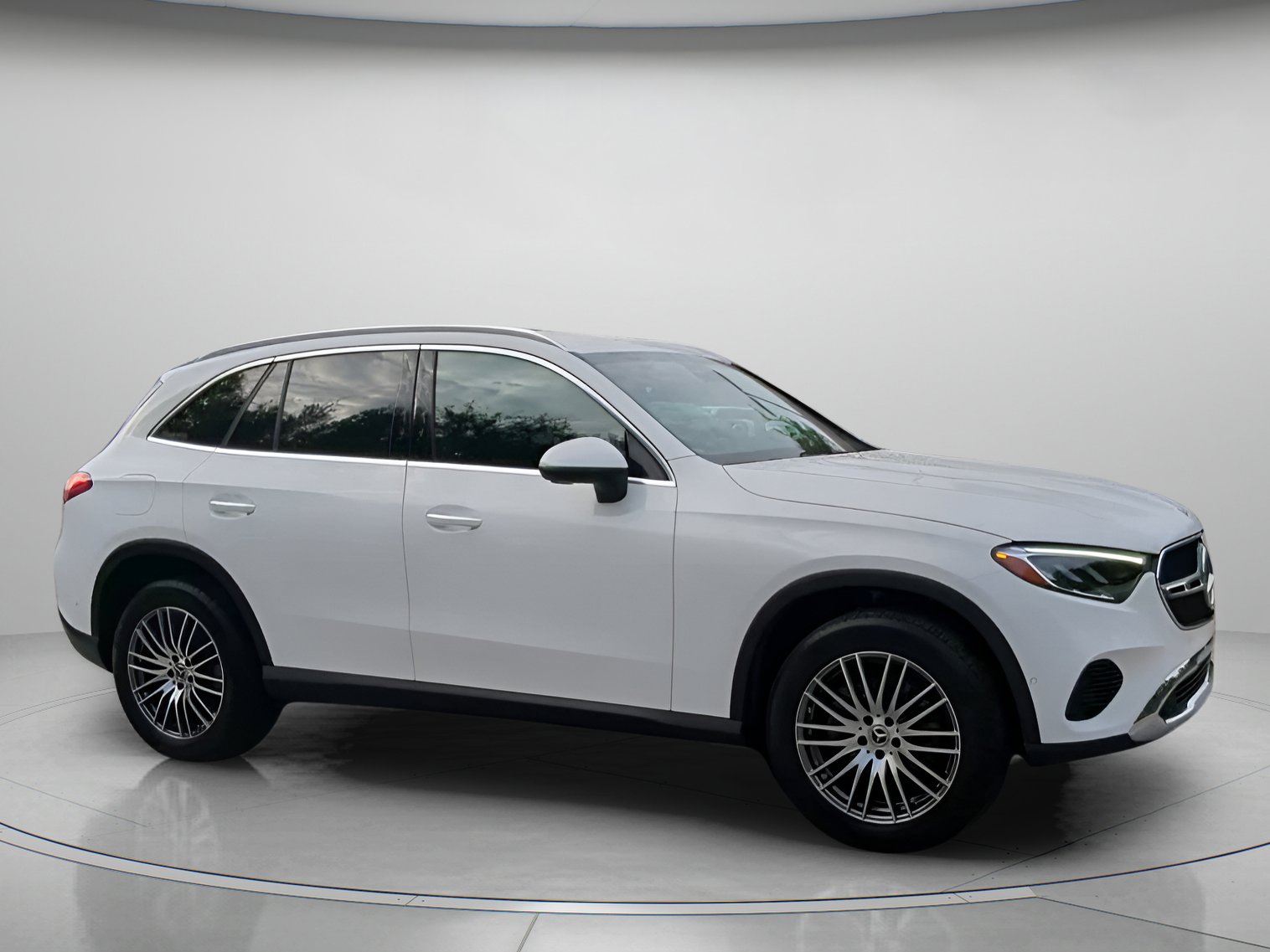 Used 2025 Mercedes-Benz GLC 300 image 35