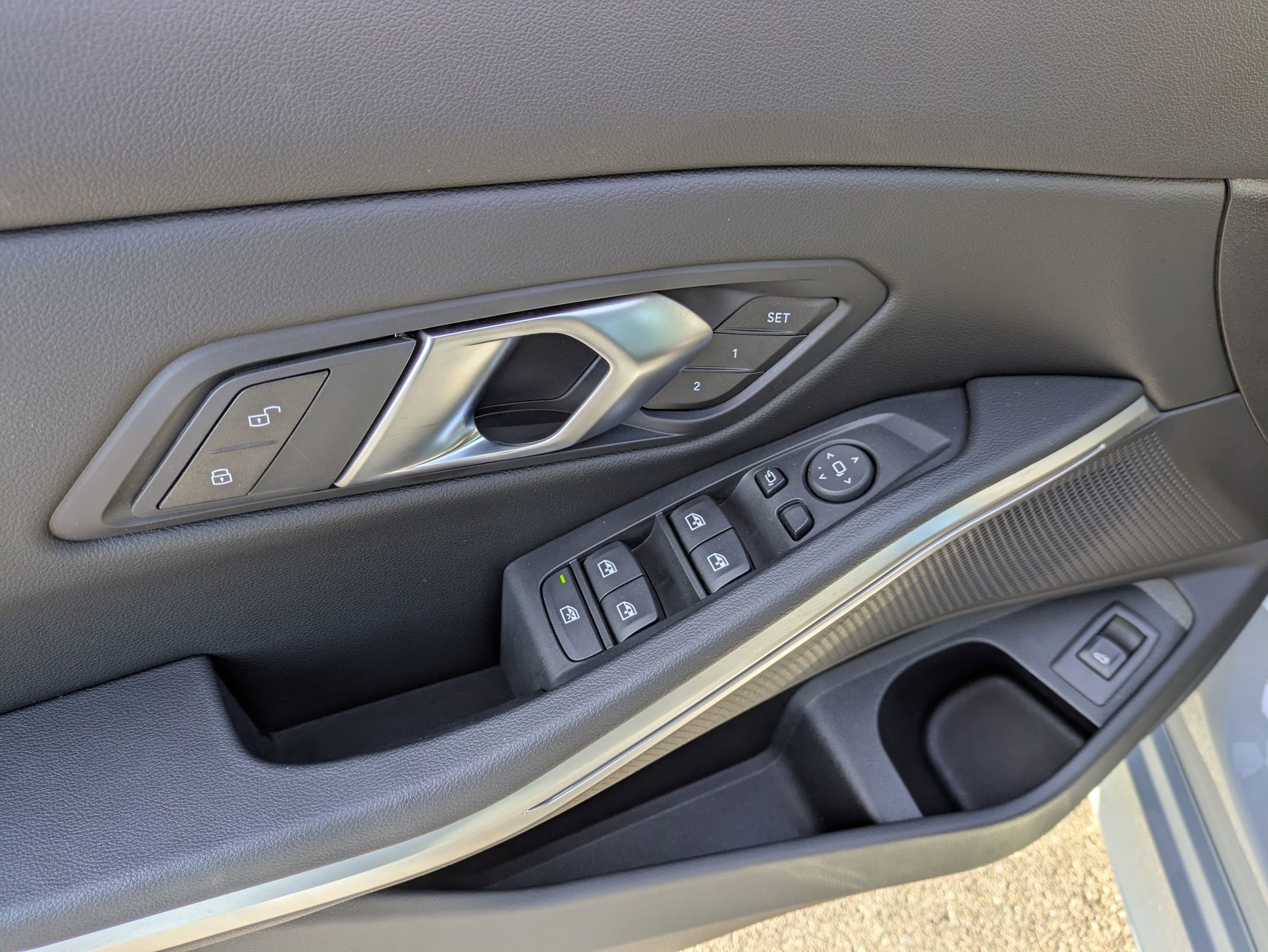 Used 2025 BMW 330i Sedan w/ M Sport Package RWD image 16