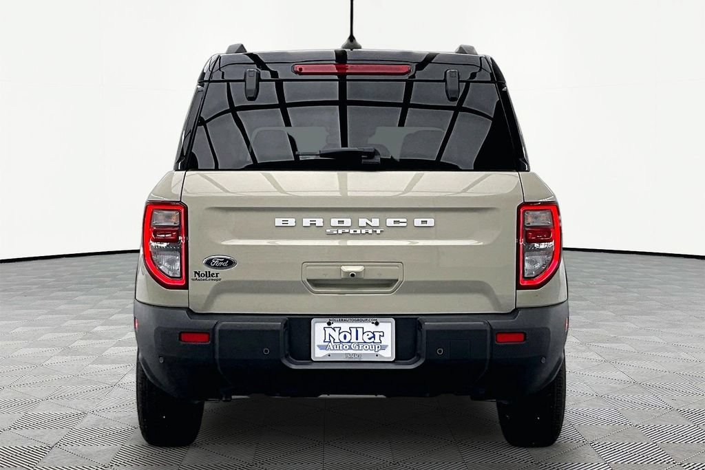 Certified 2025 Ford Bronco Sport Outer Banks w/ Outer Banks Tech Package+ AWD/4WD image 4