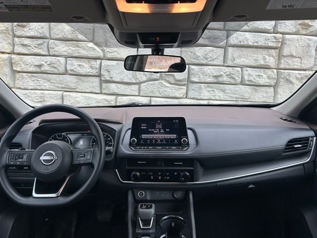 Used 2023 Nissan Rogue S AWD/4WD image 10