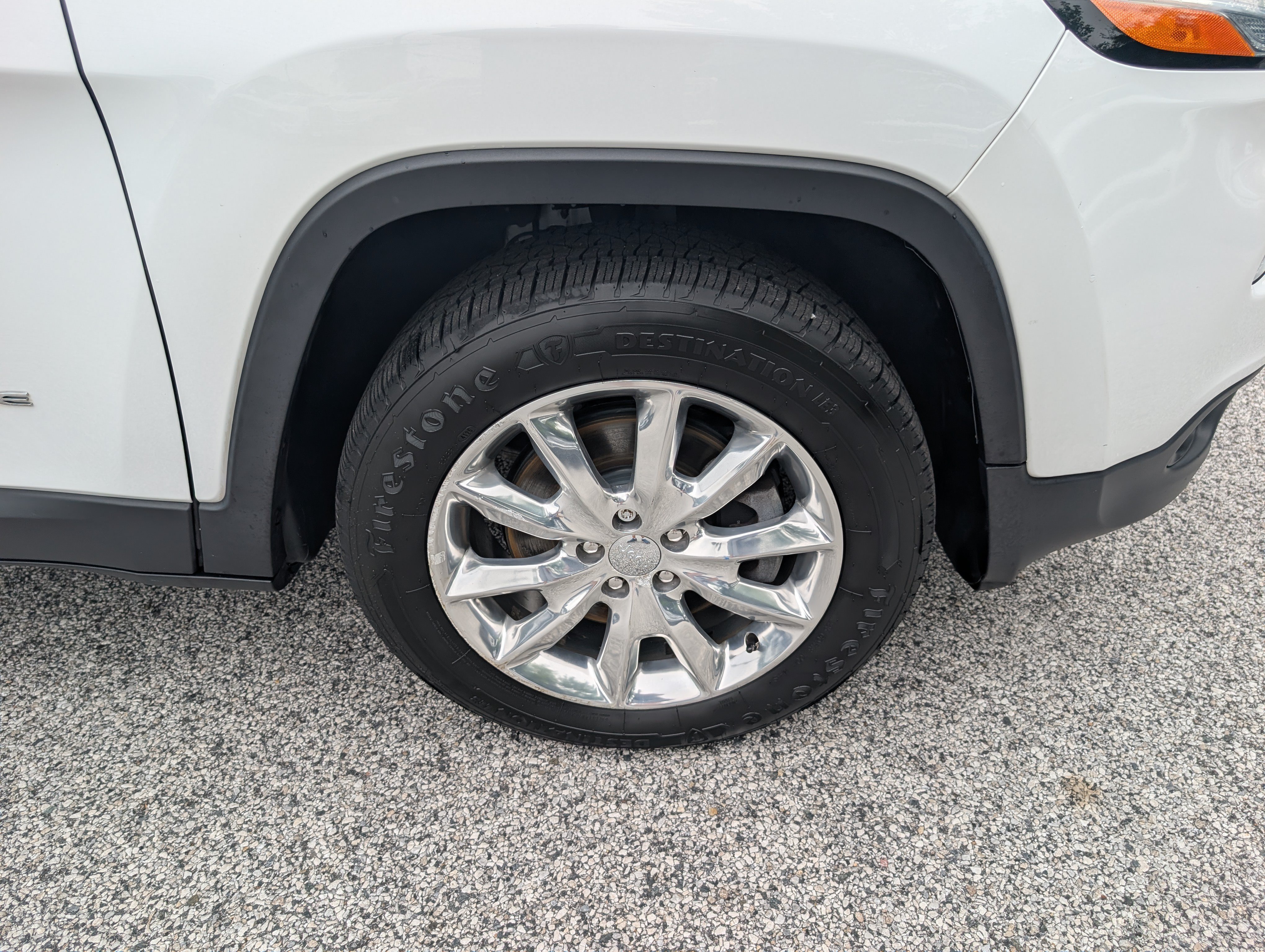 Used 2017 Jeep Cherokee Limited AWD/4WD image 11