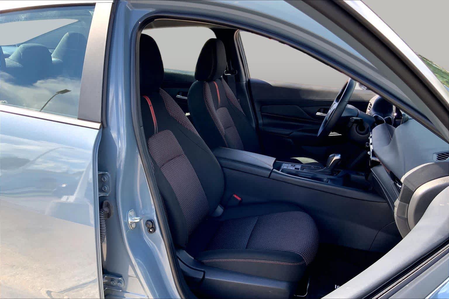 Used 2026 Nissan Sentra SR w/ SR All Weather Package FWD image 9