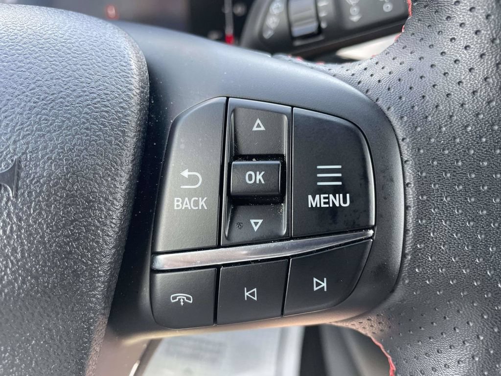 Certified 2025 Ford Escape ST-Line AWD/4WD image 24