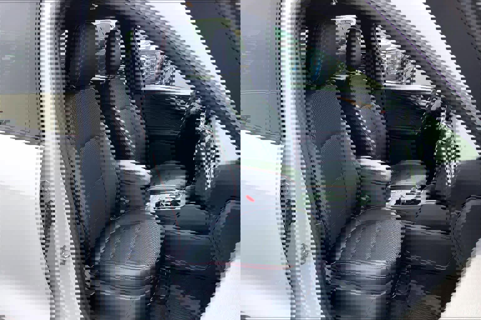 Certified 2025 Ford Escape ST-Line w/ Equipment Group 301A image 9