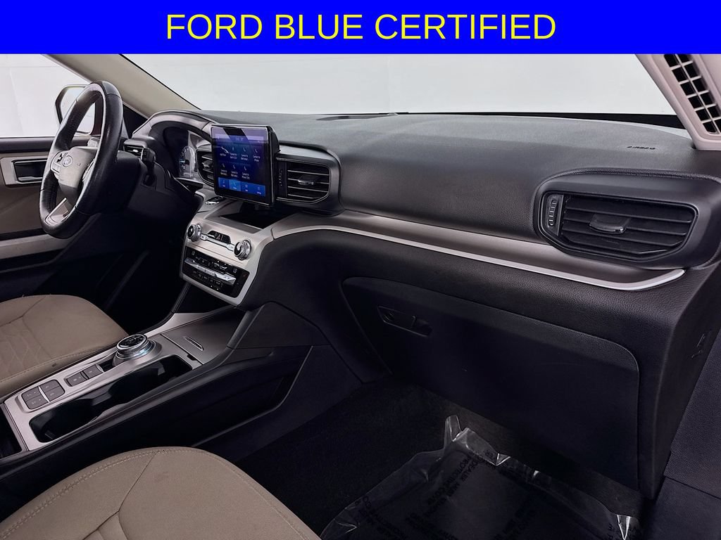 Certified 2021 Ford Explorer XLT RWD image 32