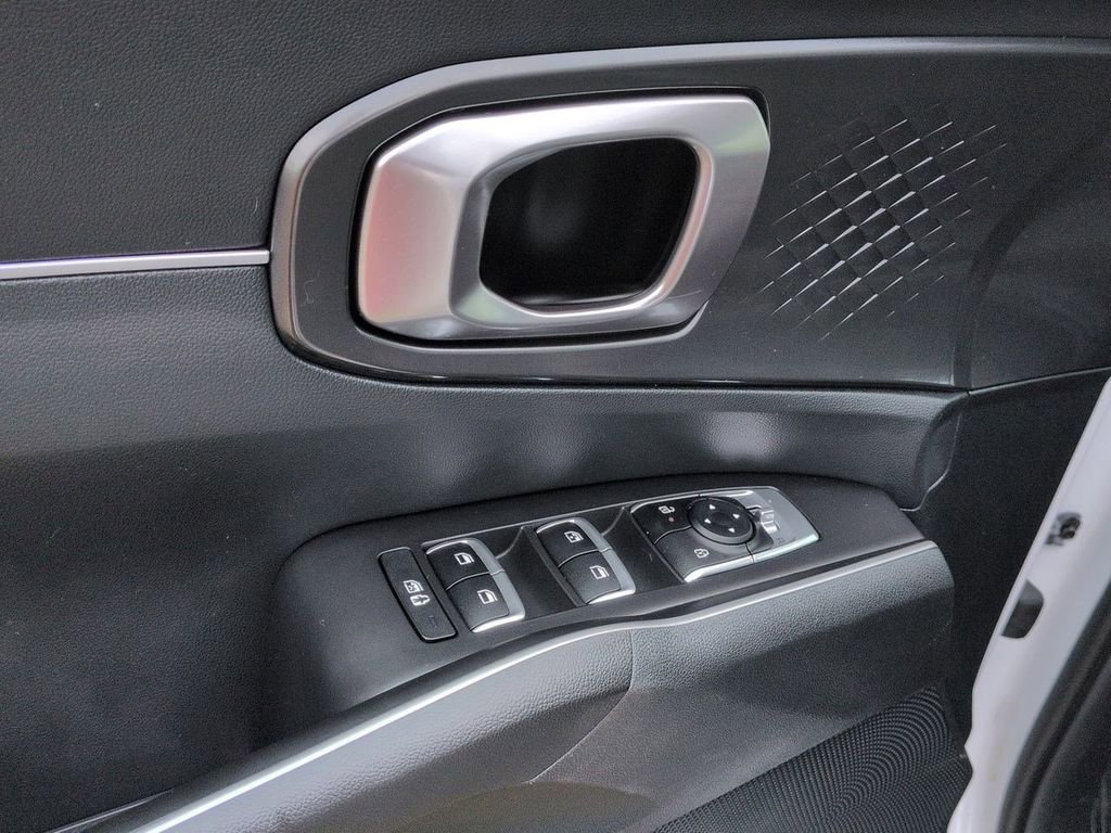Used 2025 Kia Sorento S w/ Panoramic Sunroof Package image 10