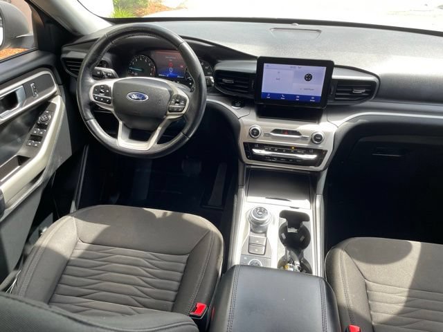 Certified 2020 Ford Explorer XLT w/ Comfort Package AWD/4WD image 9