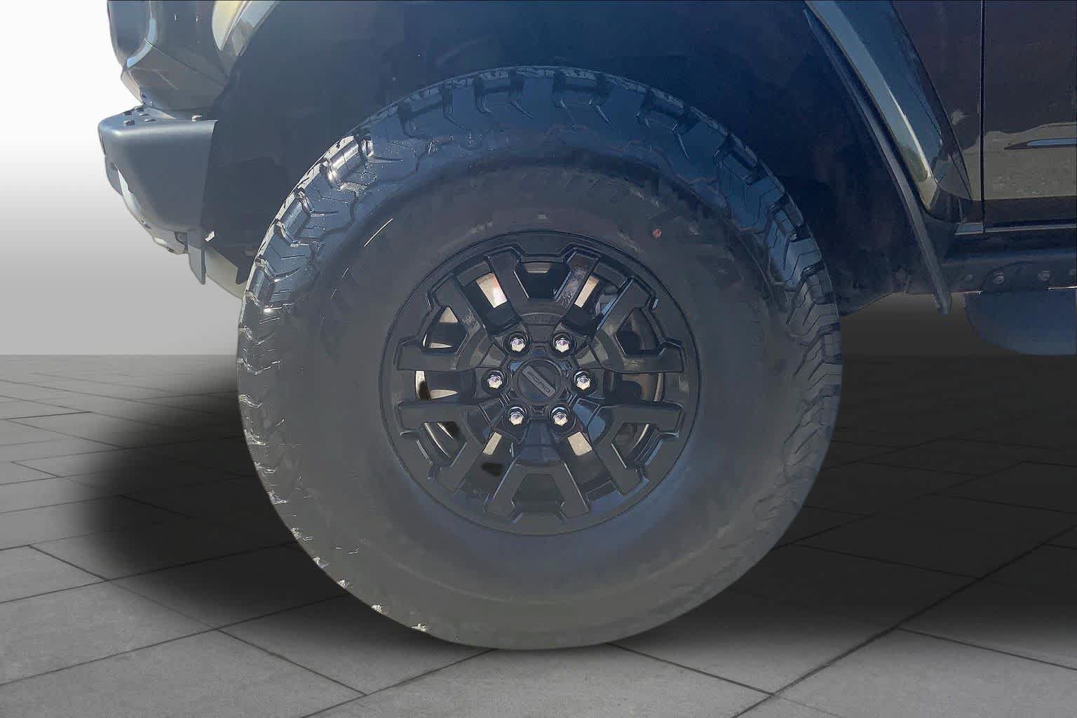 Certified 2024 Ford Bronco Raptor w/ Interior Carbon Fiber Pack 6 AWD/4WD image 11