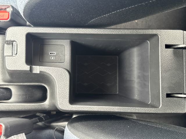 Used 2023 Nissan Versa SV image 12