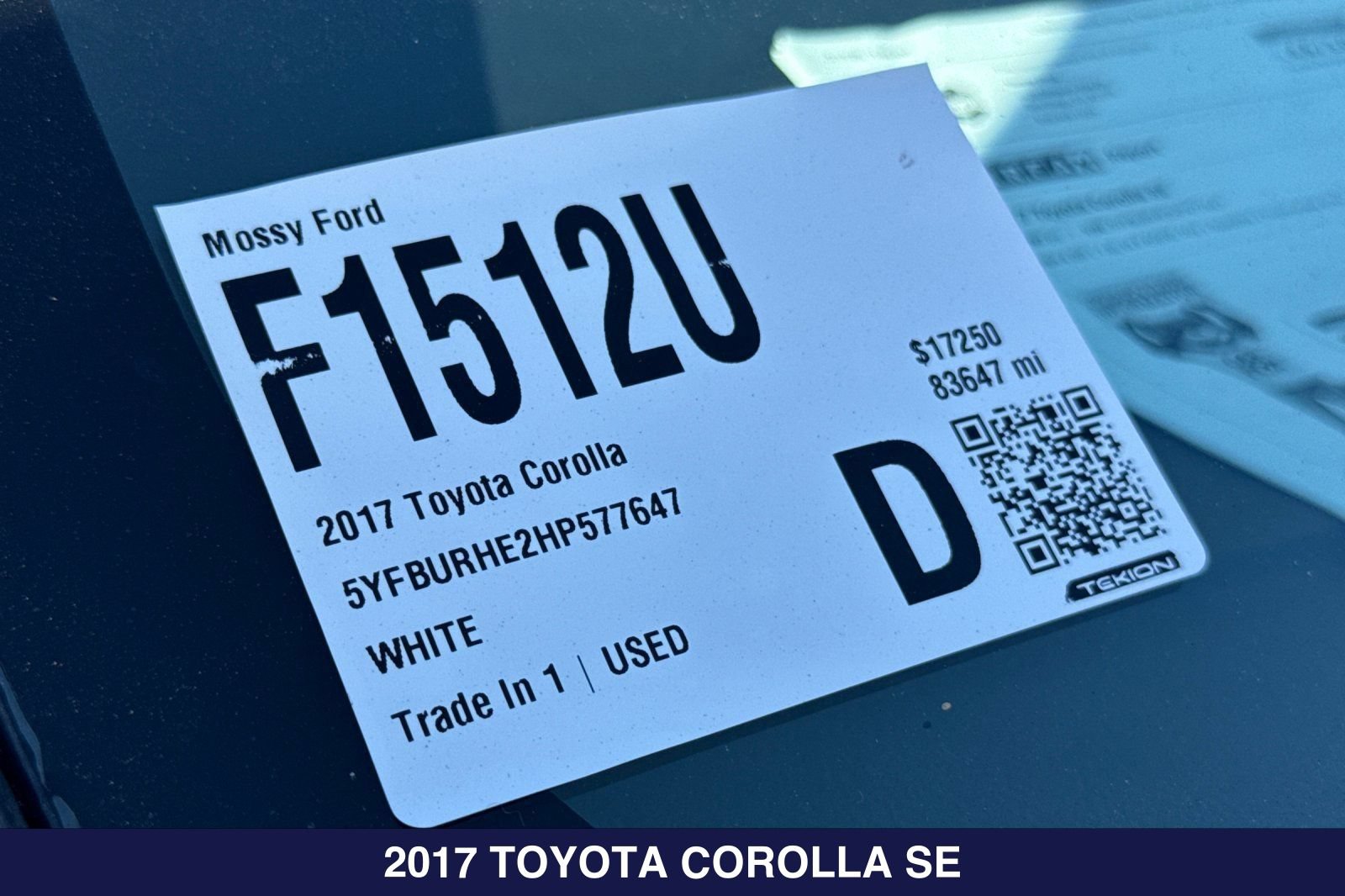 Used 2017 Toyota Corolla SE w/ SE Premium Package FWD image 2