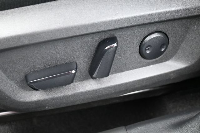 Used 2025 Nissan Rogue SV FWD image 12
