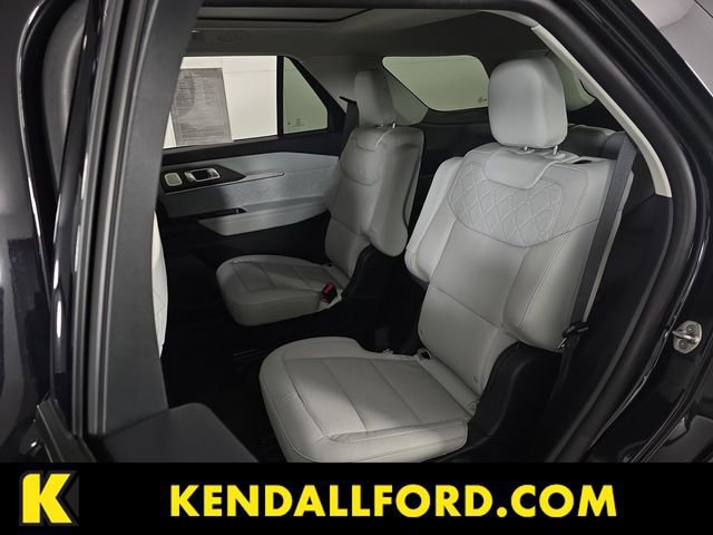Certified 2025 Ford Explorer Platinum w/ Ultimate Package image 18