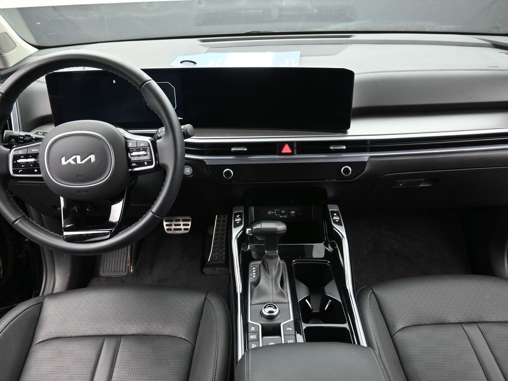 Used 2025 Kia Sorento SX image 16