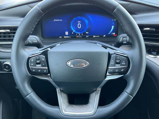 Certified 2023 Ford Explorer Platinum w/ Technology Package AWD/4WD image 22