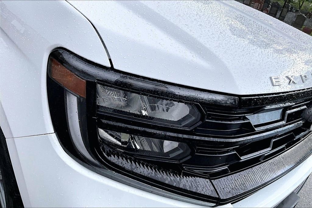 Certified 2025 Ford Expedition Active AWD/4WD image 29
